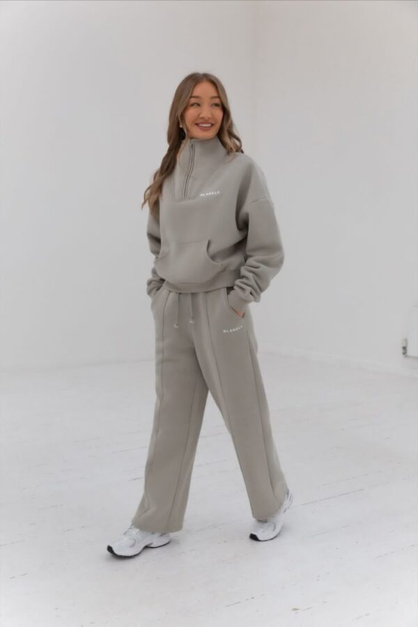 LADIES TRACK SUIT